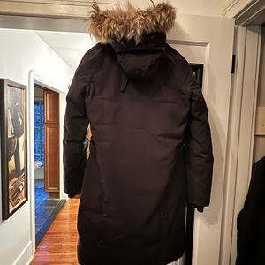 Canada Goose jacket size small. Great condition.